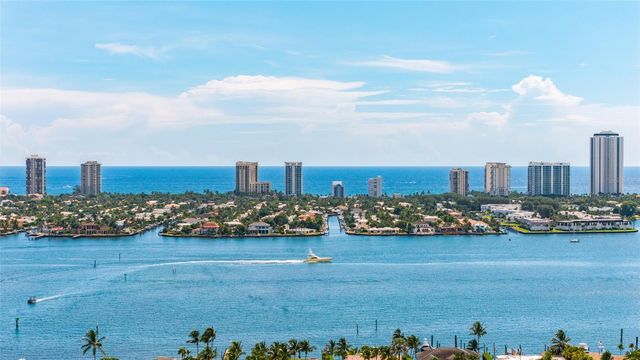 220 LAKE SHORE DRIVE 704, Lake Park, FL 33403