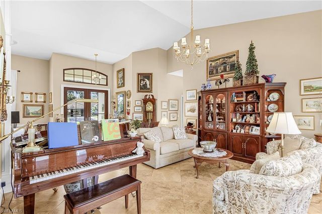 2025 Mission DR, Naples, FL 34109