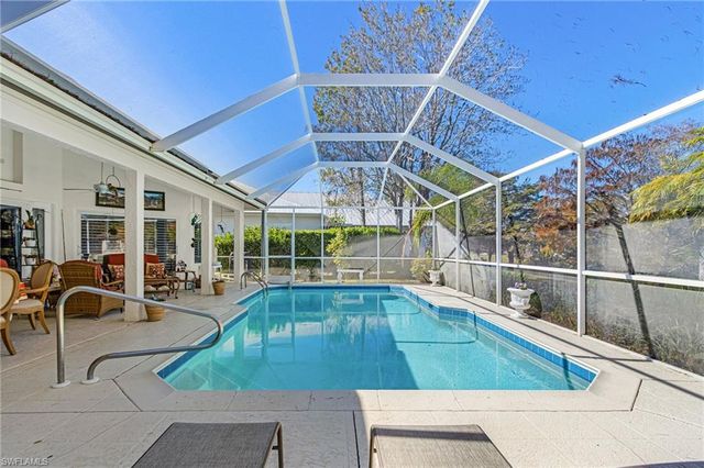 2025 Mission DR, Naples, FL 34109