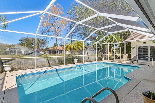 2025 Mission DR, Naples, FL 34109