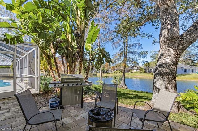 2025 Mission DR, Naples, FL 34109