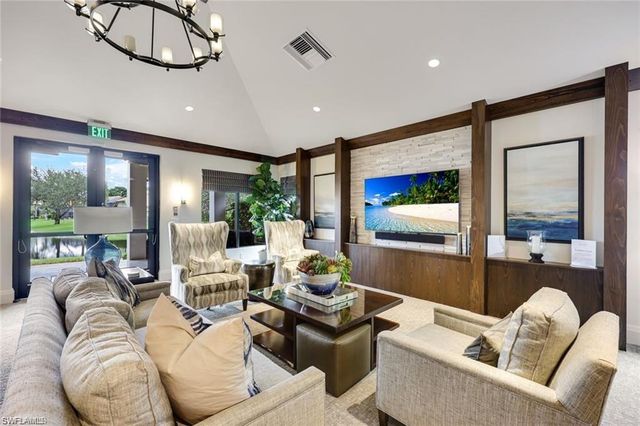 2025 Mission DR, Naples, FL 34109