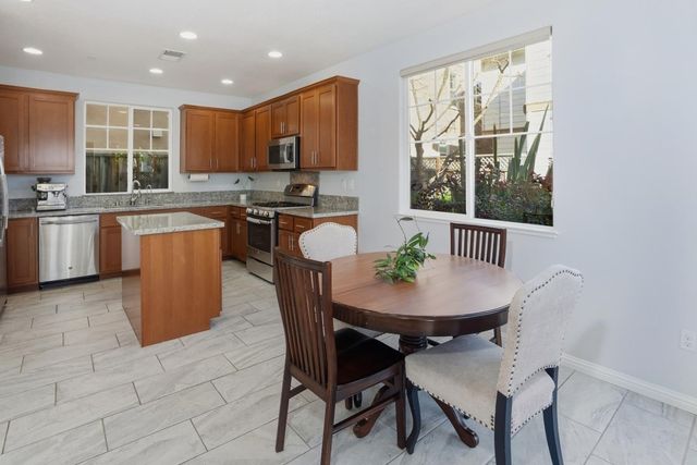 200 Gold Court, Scotts Valley, CA 95066