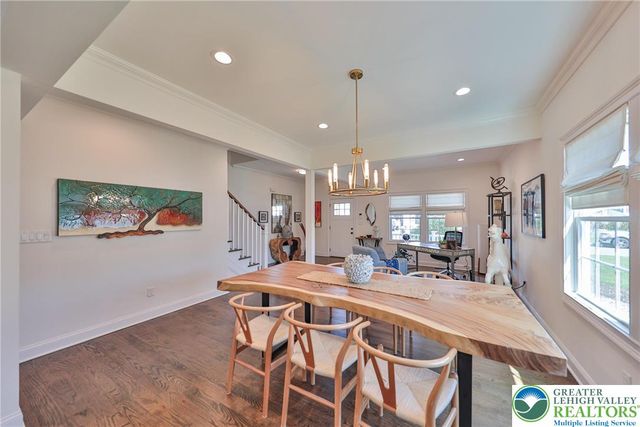 426 Freedom Court, Forks Twp, PA 18040