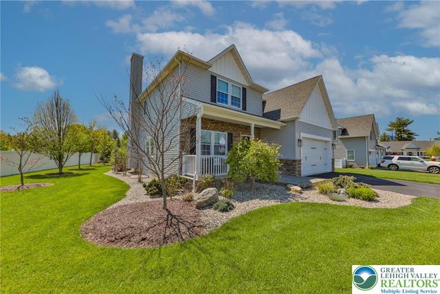 426 Freedom Court, Forks Twp, PA 18040