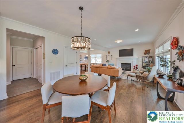 426 Freedom Court, Forks Twp, PA 18040