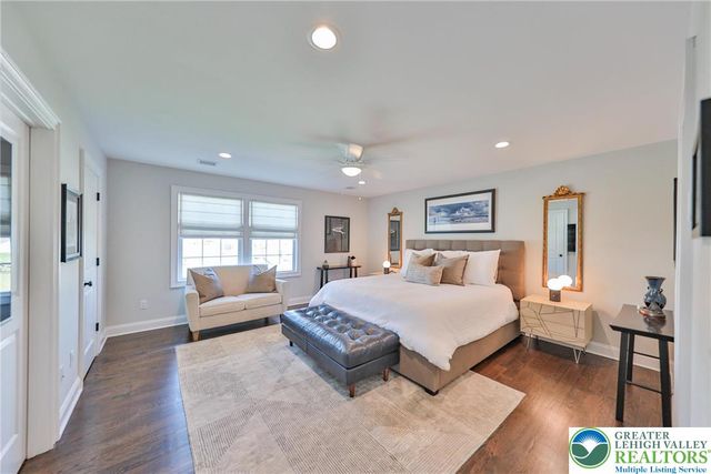 426 Freedom Court, Forks Twp, PA 18040