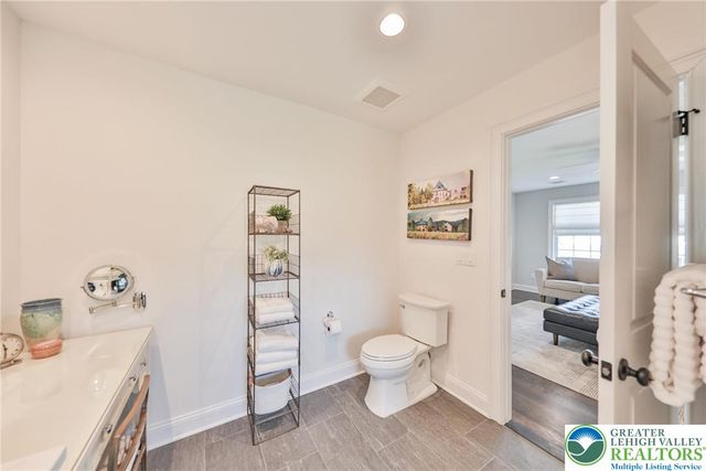 426 Freedom Court, Forks Twp, PA 18040