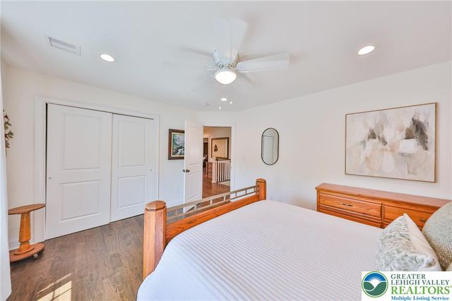 426 Freedom Court, Forks Twp, PA 18040