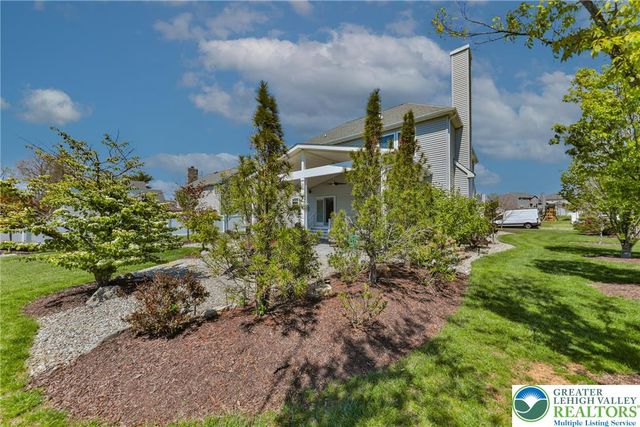 426 Freedom Court, Forks Twp, PA 18040