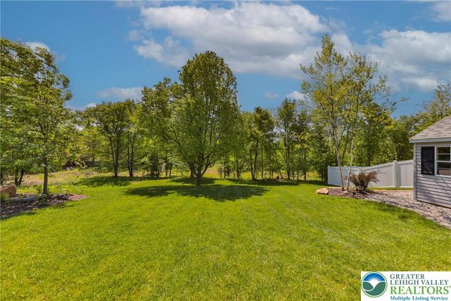 426 Freedom Court, Forks Twp, PA 18040