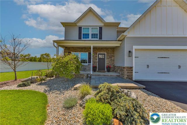 426 Freedom Court, Forks Twp, PA 18040