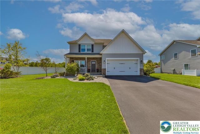426 Freedom Court, Forks Twp, PA 18040