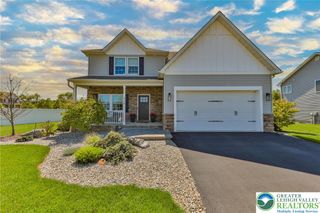 426 Freedom Court, Forks Twp, PA 18040