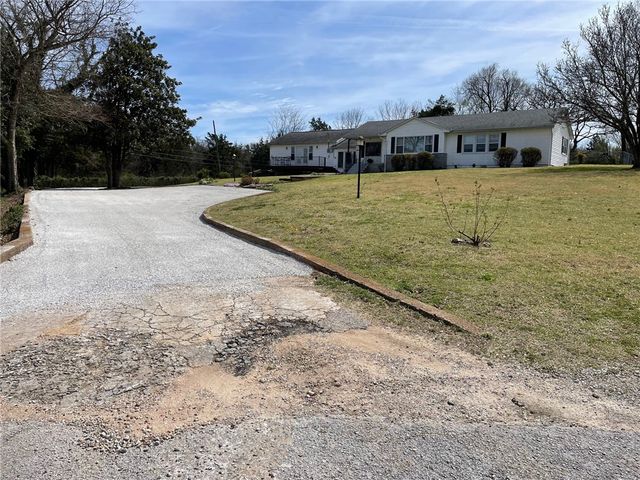 714 Circle Drive, Berryville, AR 72616