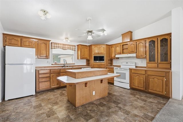 5461 East Navajo Boulevard, Pahrump, NV 89061