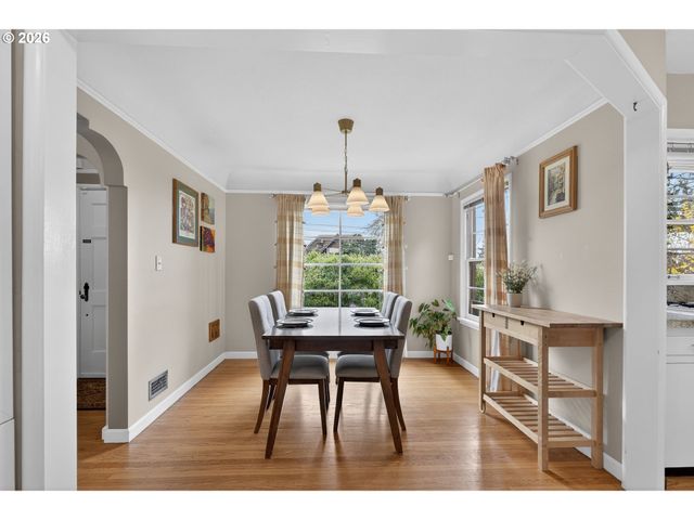 222 Se 62ND Ave, Portland, OR 97215