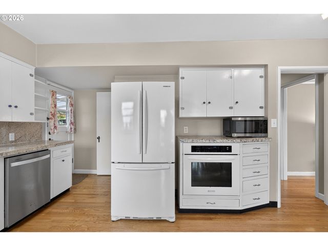 222 Se 62ND Ave, Portland, OR 97215