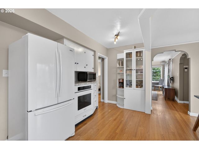 222 Se 62ND Ave, Portland, OR 97215