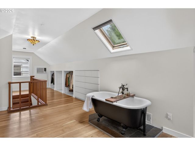 222 Se 62ND Ave, Portland, OR 97215