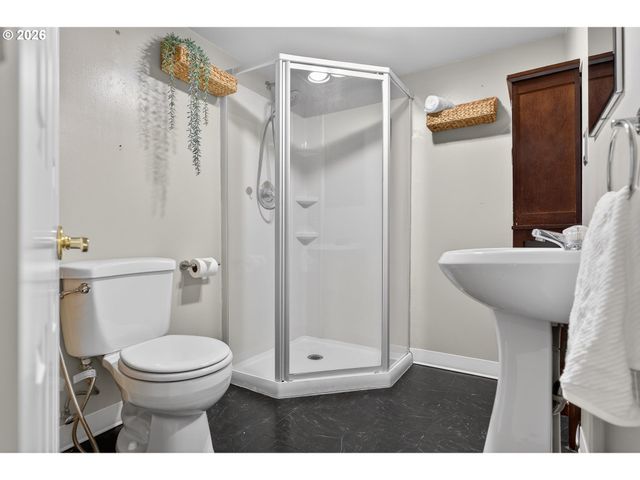 222 Se 62ND Ave, Portland, OR 97215