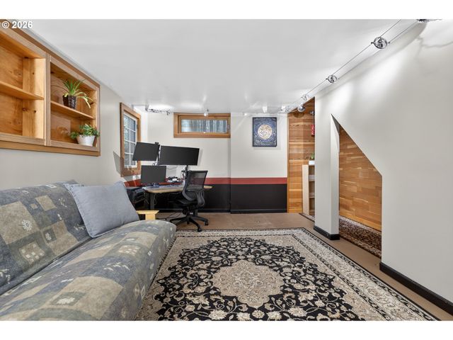 222 Se 62ND Ave, Portland, OR 97215