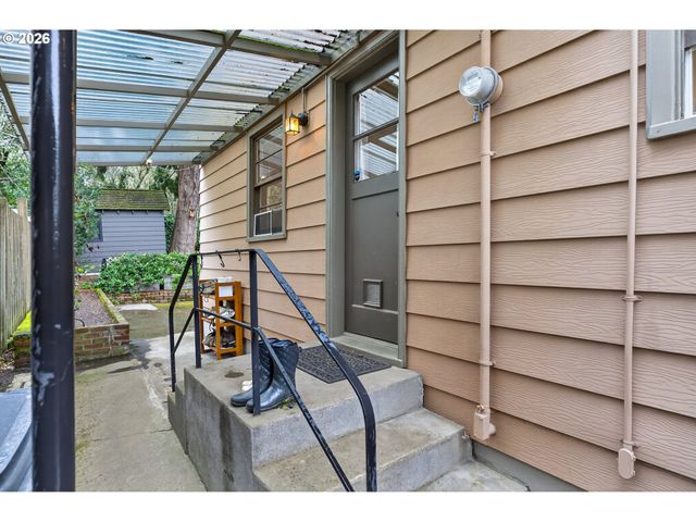 222 Se 62ND Ave, Portland, OR 97215