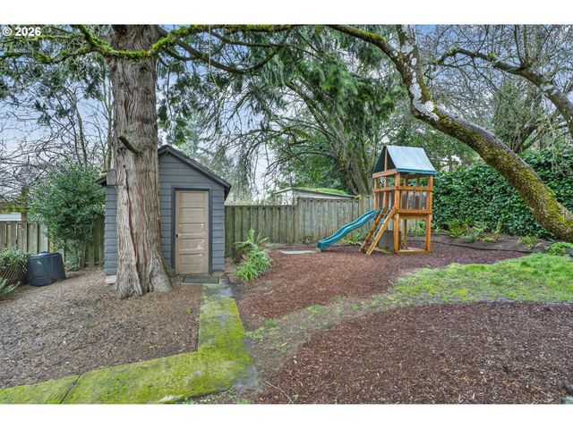 222 Se 62ND Ave, Portland, OR 97215