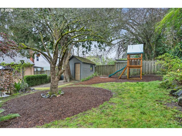 222 Se 62ND Ave, Portland, OR 97215