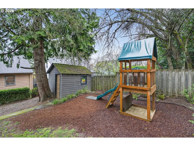 222 Se 62ND Ave, Portland, OR 97215