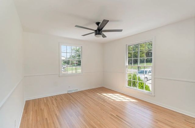 2722 Mossdale Dr, Nashville, TN 37217