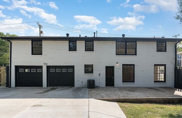 2722 Mossdale Dr, Nashville, TN 37217