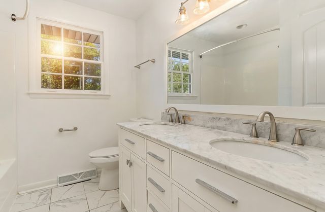 2722 Mossdale Dr, Nashville, TN 37217