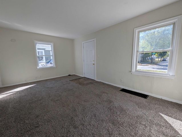 801 McKinnie Avenue, Fort Wayne, IN 46806