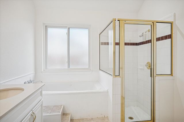 3200 Oakdale Drive, Hurst, TX 76054