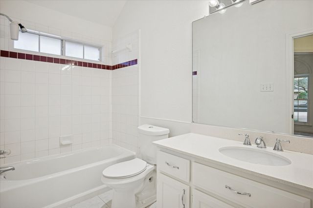 3200 Oakdale Drive, Hurst, TX 76054