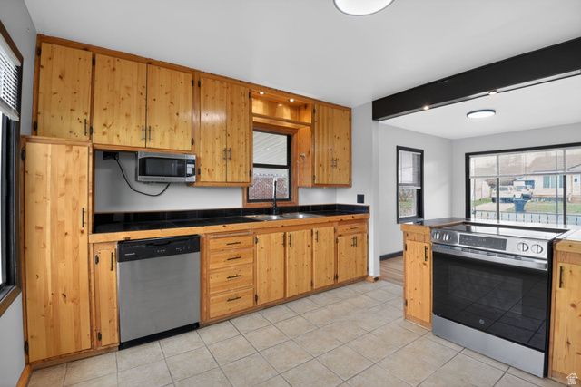 8646 W FLORENCE DR, Magna, UT 84044