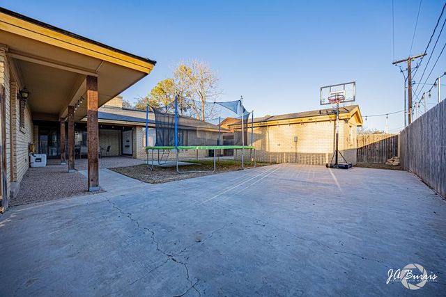 3511 Stanolind Ave, Midland, TX 79707