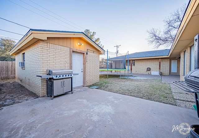 3511 Stanolind Ave, Midland, TX 79707