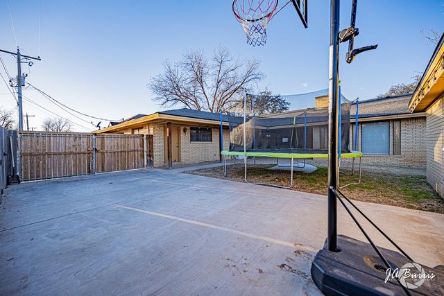 3511 Stanolind Ave, Midland, TX 79707