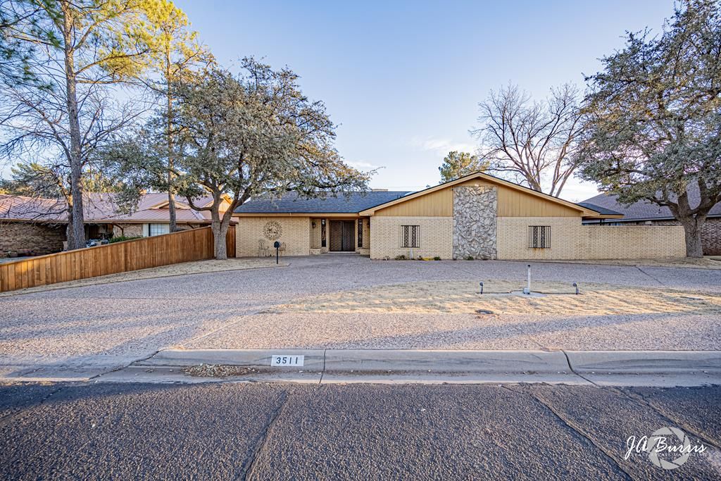 3511 Stanolind Ave, Midland, TX 79707