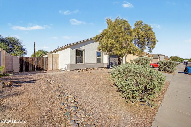 7511 S Brackenbury Drive, Tucson, AZ 85746