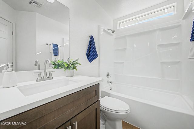 7511 S Brackenbury Drive, Tucson, AZ 85746