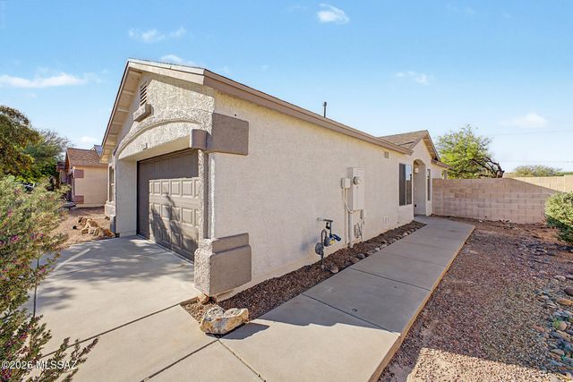 7511 S Brackenbury Drive, Tucson, AZ 85746