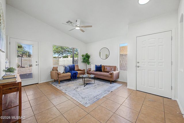 7511 S Brackenbury Drive, Tucson, AZ 85746