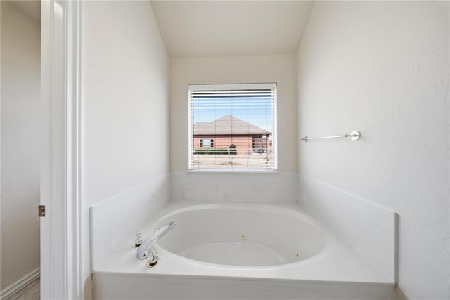 6408 Sandlewood Drive, Oklahoma City, OK 73132