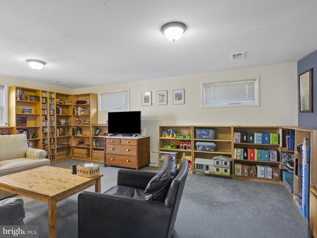 935 LOXFORD TER, Silver Spring, MD 20901