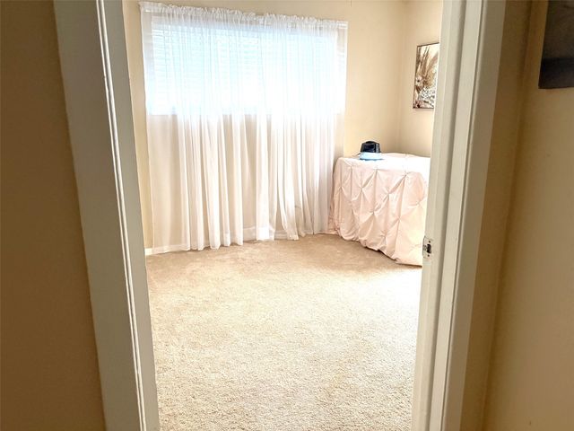 1032 W Florence Street, Denison, TX 75020