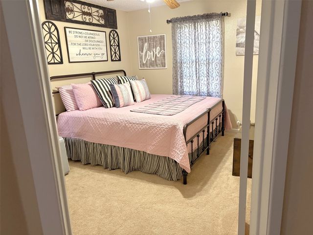 1032 W Florence Street, Denison, TX 75020