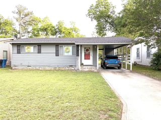1032 W Florence Street, Denison, TX 75020